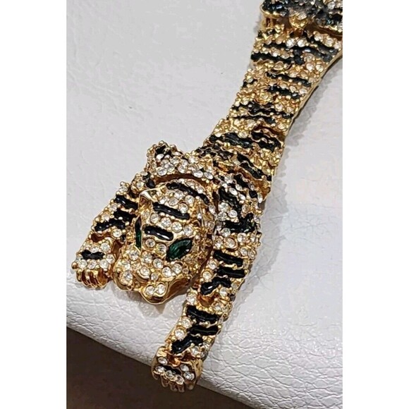 Unbranded Jewelry - Beautifully Crafted Double Pin Vintage Shoulder Brooch